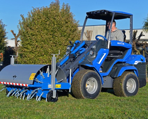 MultiOne mini loader 7 series with core aerator