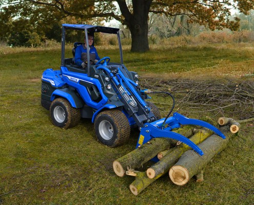 MultiOne mini loader 7 series with log grabber