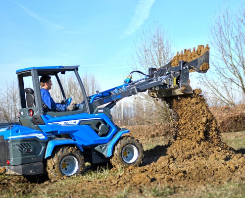 MultiOne mini loader 7 series with multipurpose bucket2