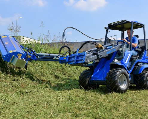 MultiOne mini loader 8 series with flail mower with side shift