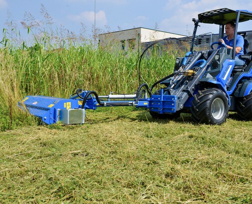 MultiOne mini loader 8 series with flail mower with side shift2