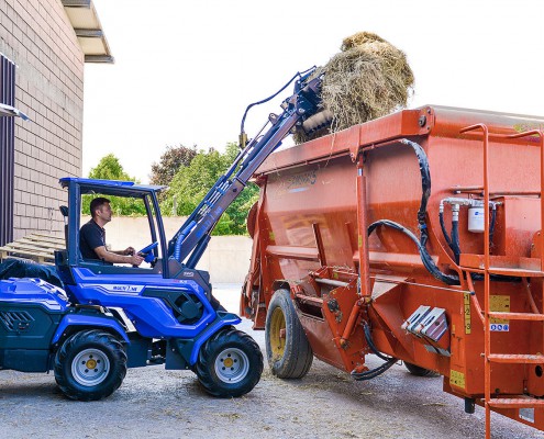 MultiOne mini loader 8 series with pallet fork