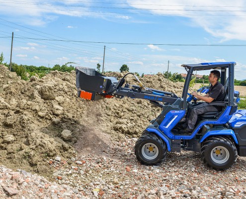 MultiOne mini loader 8 series with screening bucket