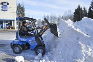 MultiOne mini loader 2 series with bucket snow