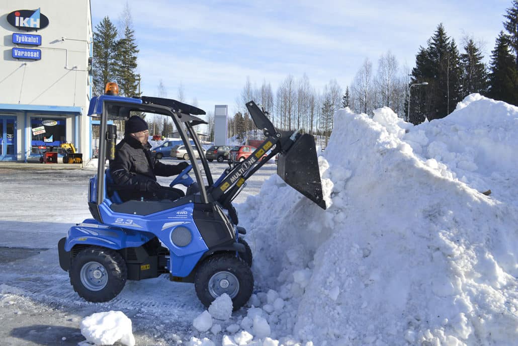 MultiOne mini loader 2 series with bucket snow