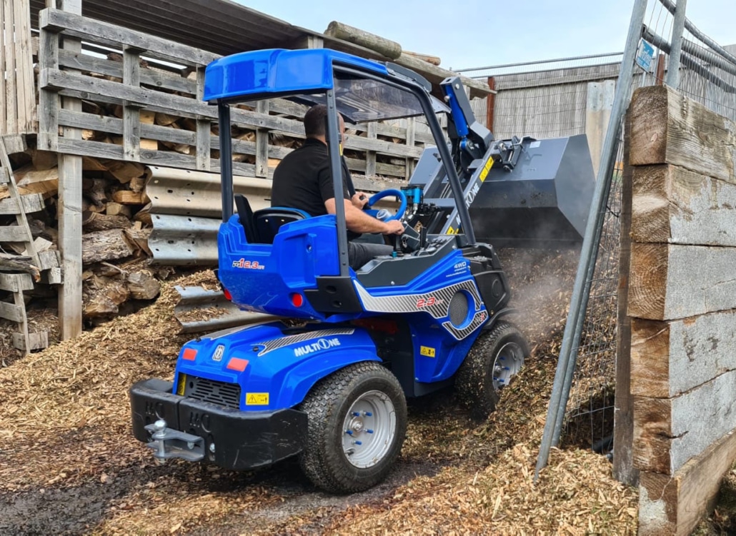 MultiOne mini loader 2 series with bucket