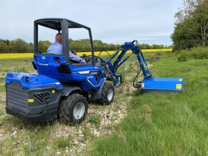 MultiOne-mini-loader-8.4-series-02-1030x773