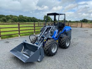 MultiOne-mini-loader-8.5-series-03-1-1030x773
