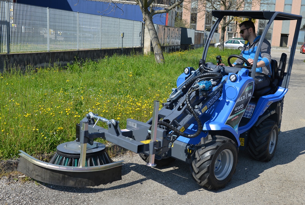 Multione EZ5 weed brush