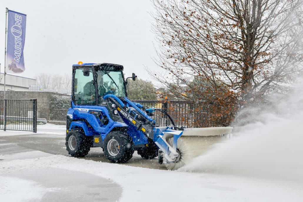 MultiOne mini loader 2 series with rotary broom 03