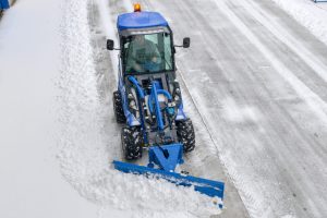 Mini loader 6-series with snow blade