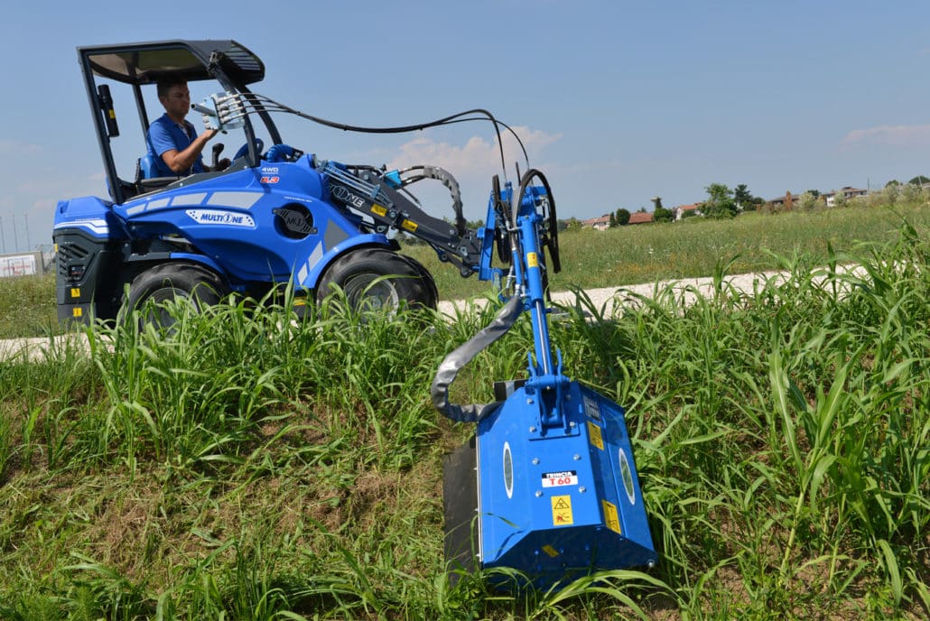 Side boom with flail mower DZ2