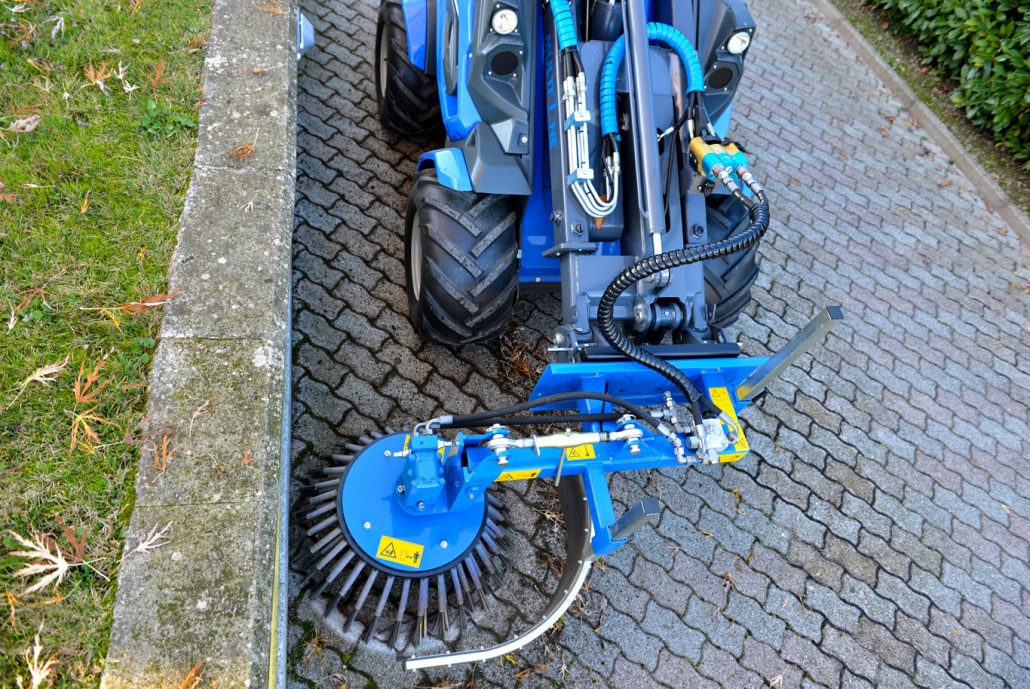 Multione weed brush 02